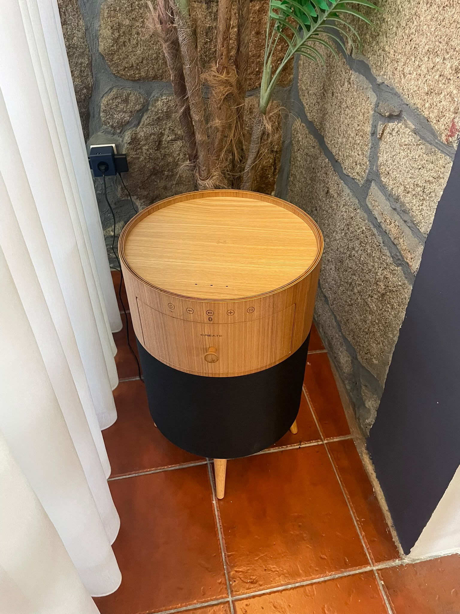 Coluna Bluetooth CREATE no salão principal