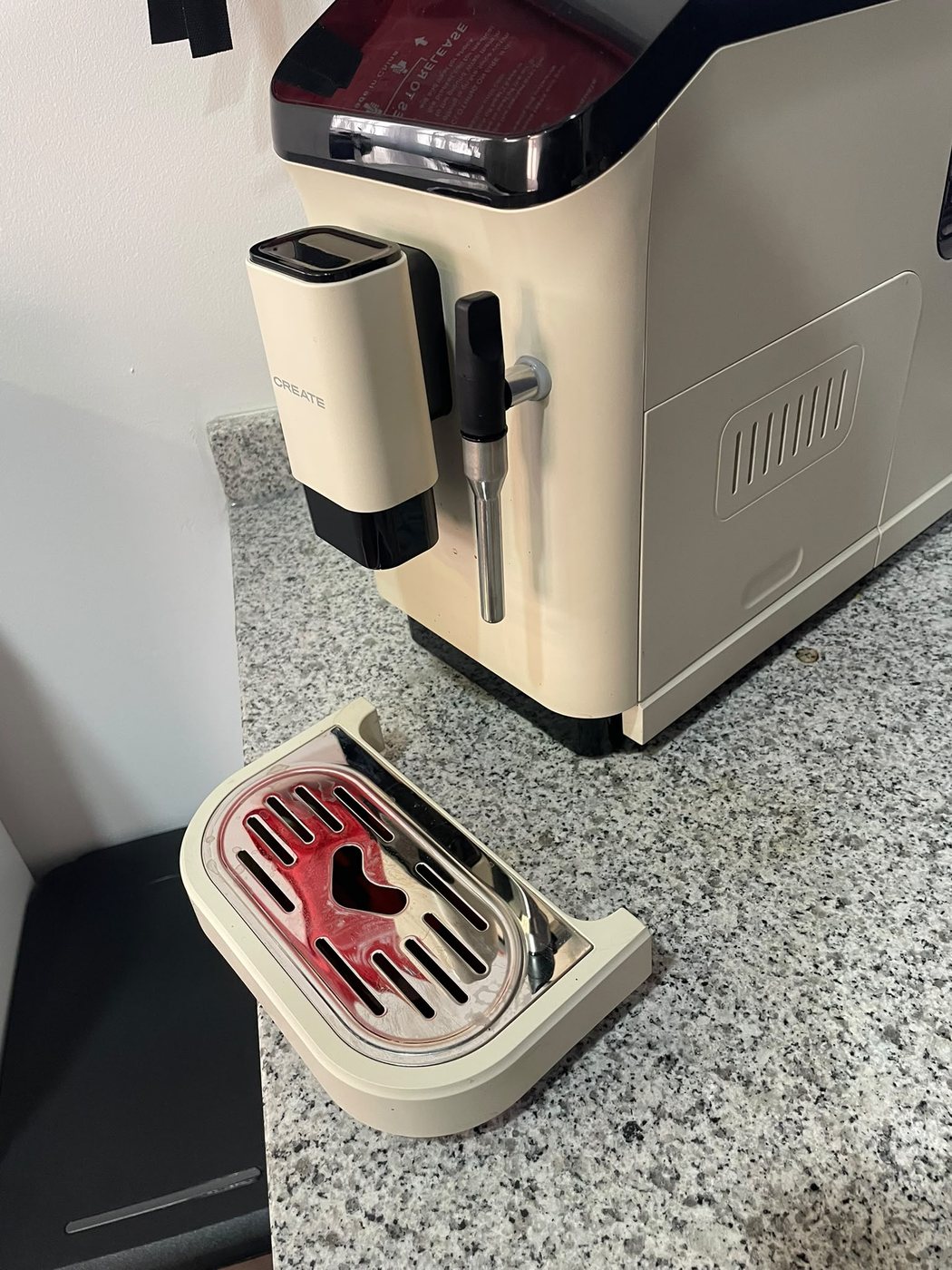 Máquina de café CREATE vista de frente e de lado