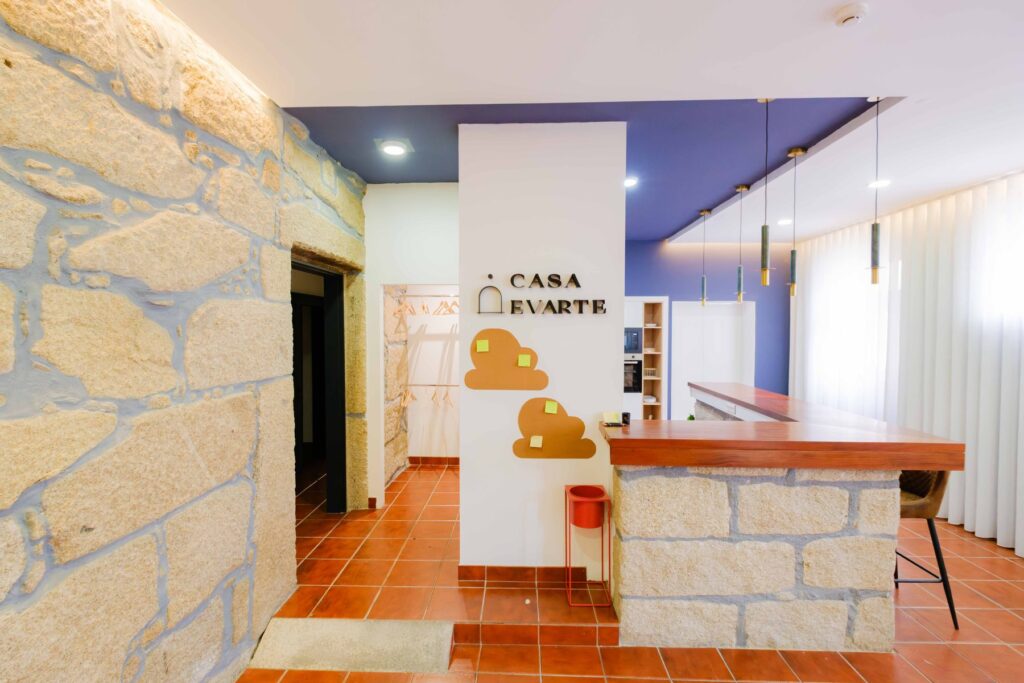 Zona de receção e acolhimento da Casa Evarte