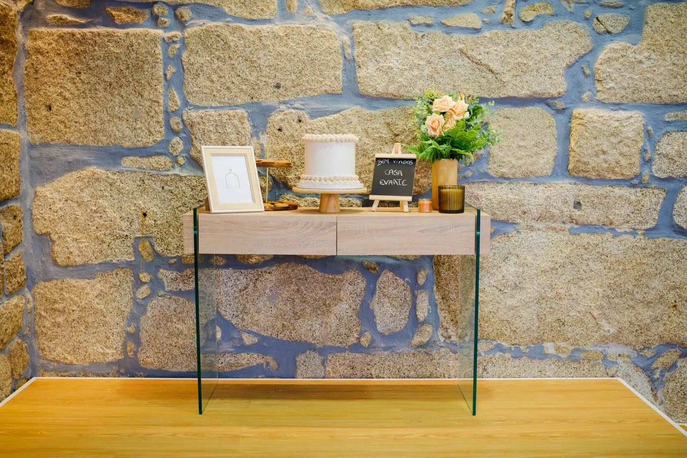 Exemplo de decoração Essencial numa mesa da Casa Evarte